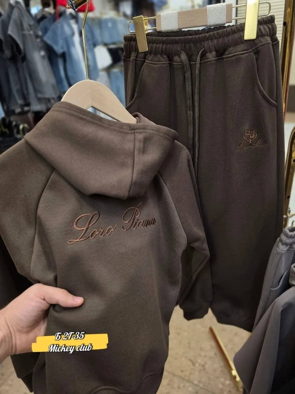 Костюм Loro Piana, свободный крой, из мягкой ткани — фото 4