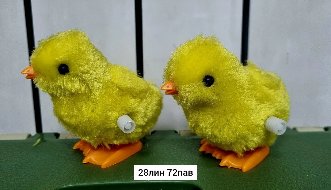 Заводная игрушка цыплёнок из пластика — фото 3