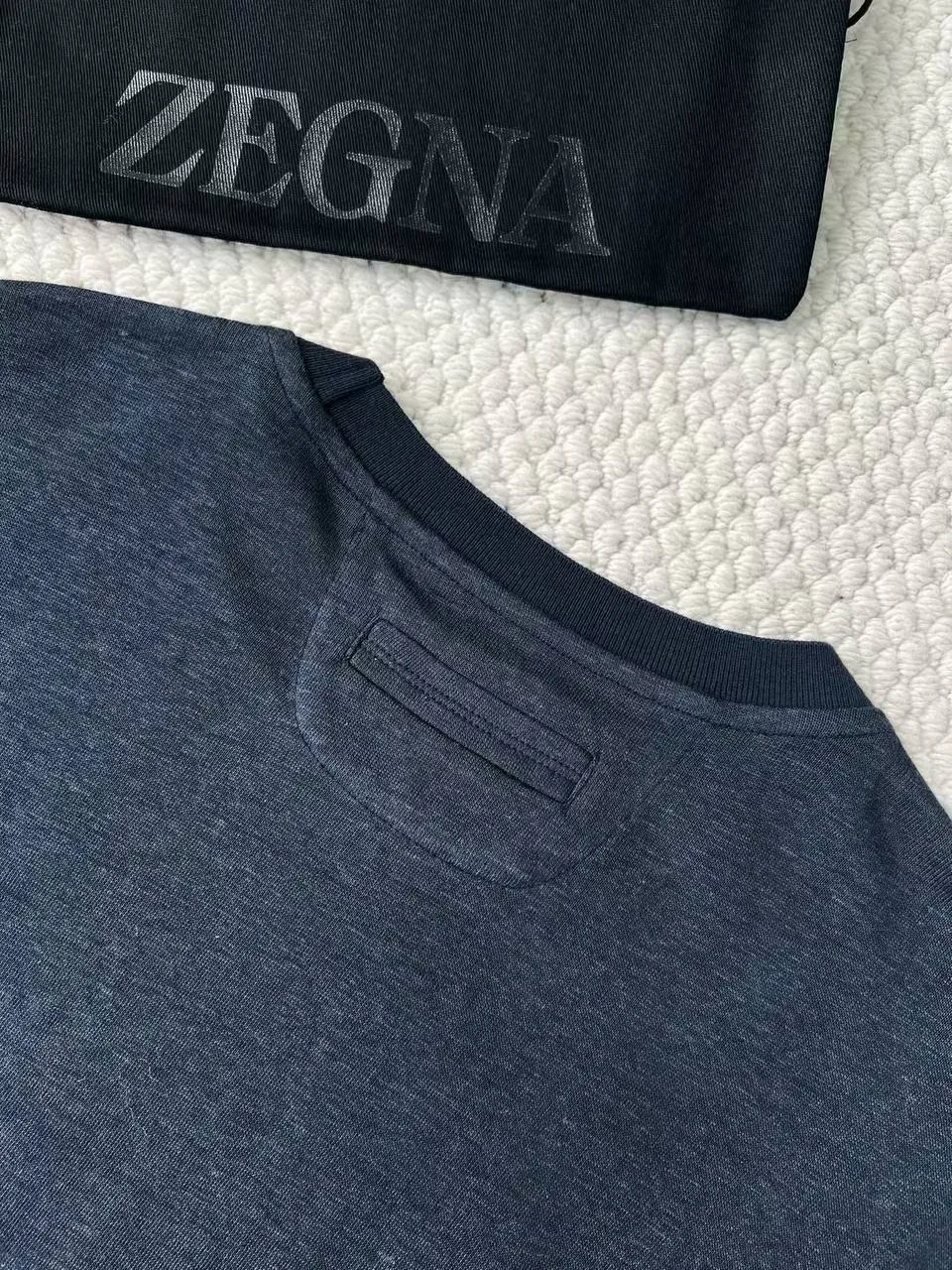 Футболка Zegna из 100 льна с боковыми разрезами — фото 8