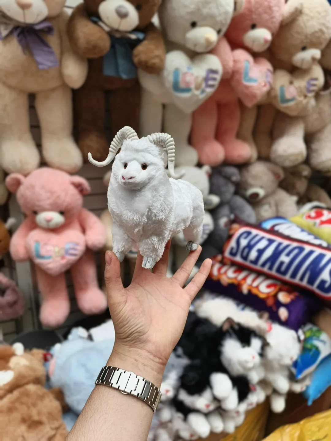 Мягкая игрушка барашка из качественного материала — фото 1