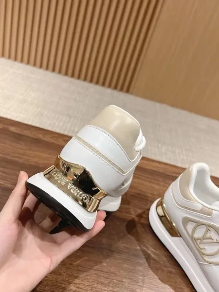 Louis Vuitton Run Away Neo женские кроссовки — фото 3