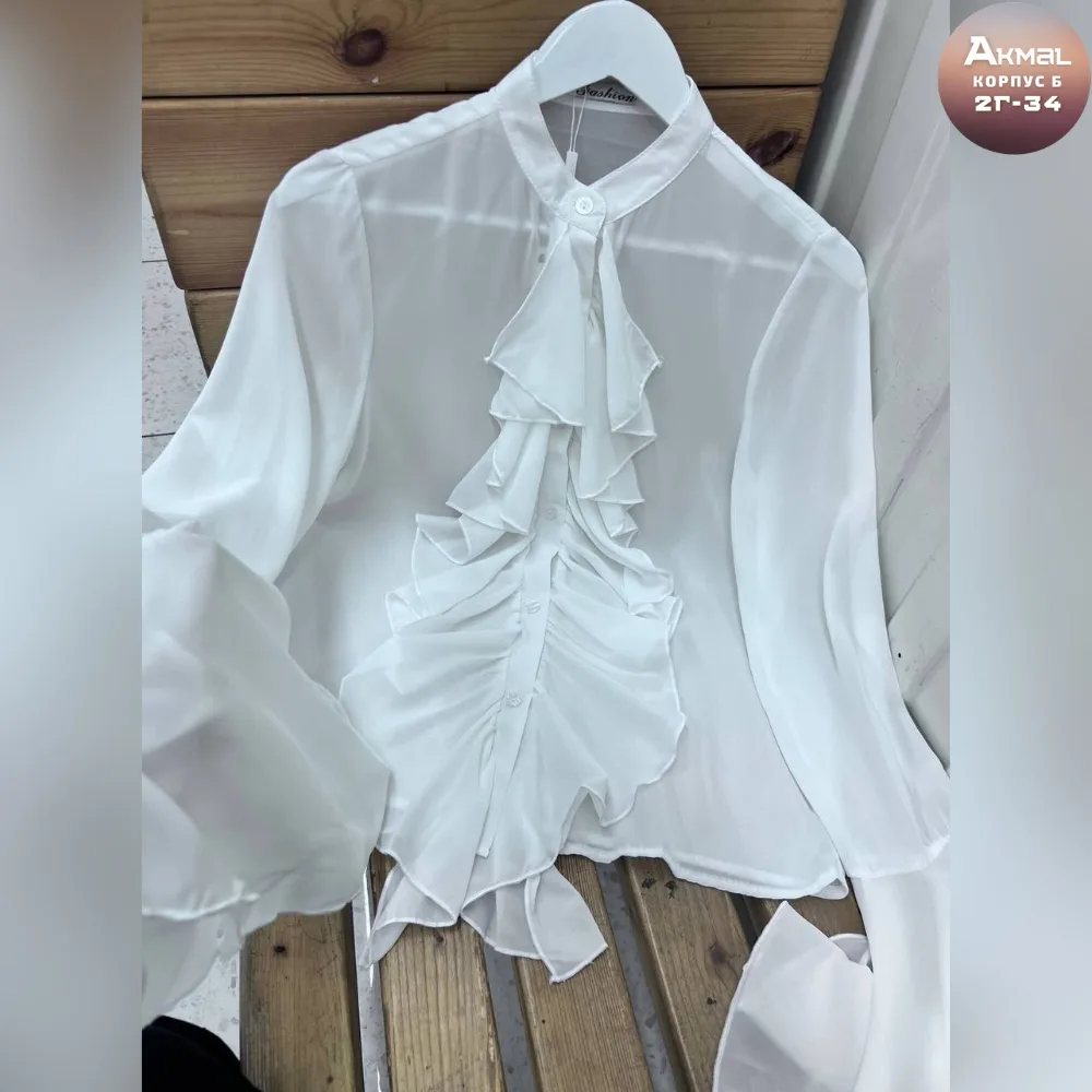 Блузка с воланом у ворота — фото 3