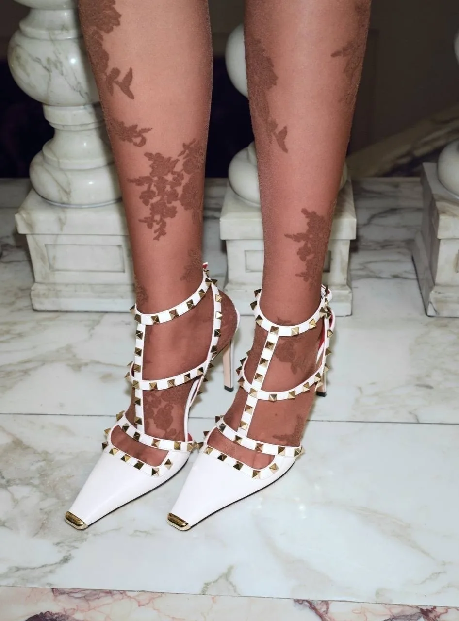 Ботинки женские Valentino Rockstud Kidskin Pumps Каталог нашей — фото 1