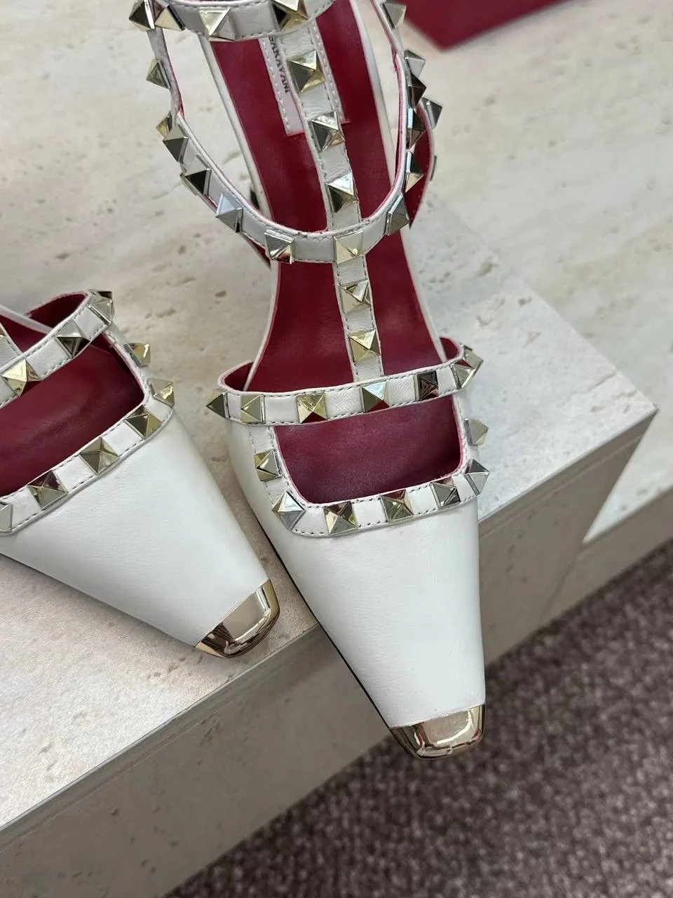 Ботинки женские Valentino Rockstud Kidskin Pumps Каталог нашей — фото 7