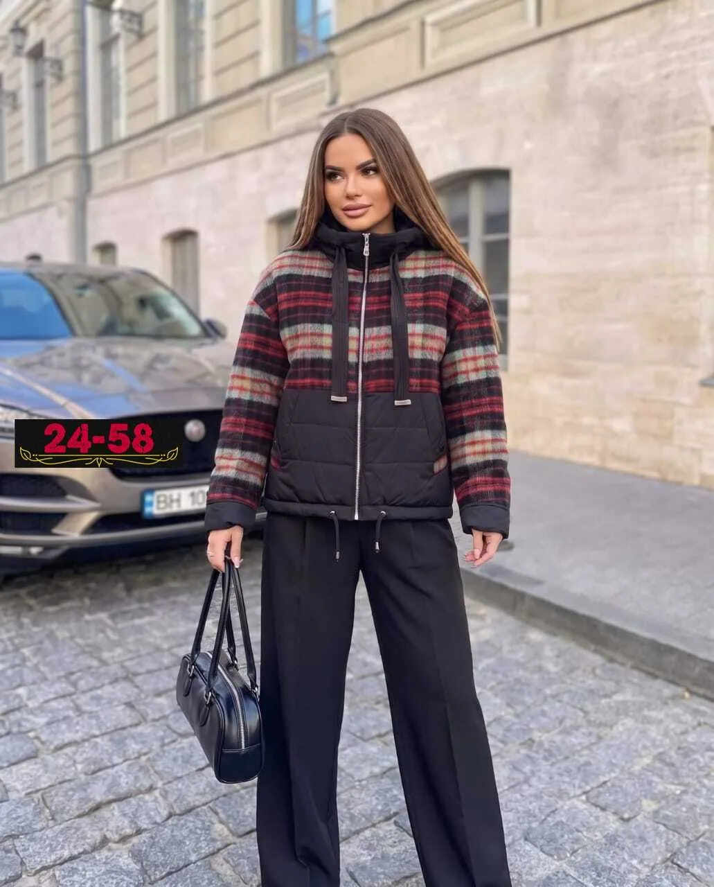 Женская демисезонная куртка из холлофайбера — фото 3