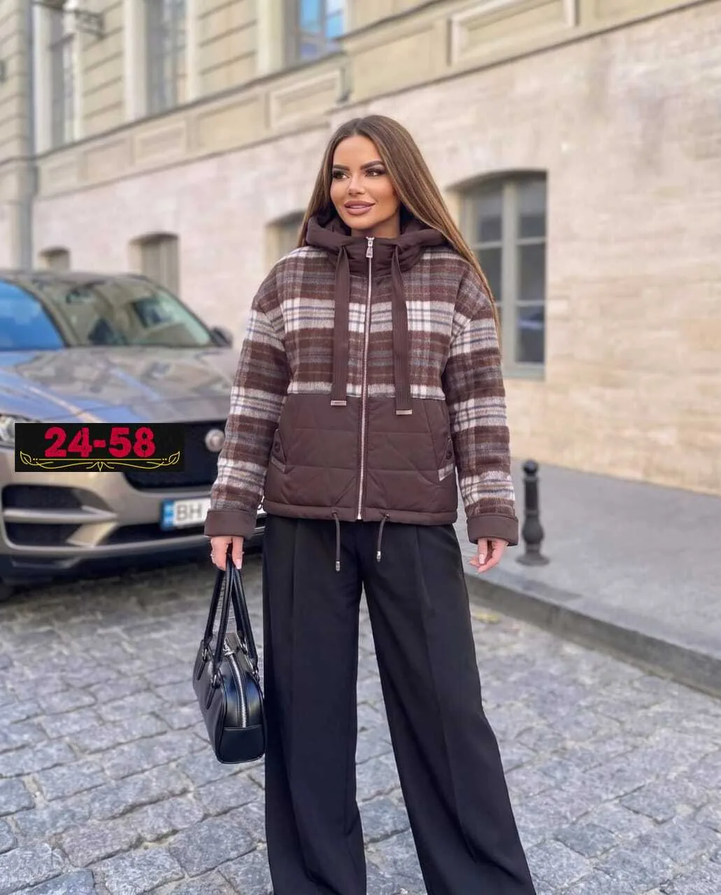 Женская демисезонная куртка из холлофайбера — фото 4