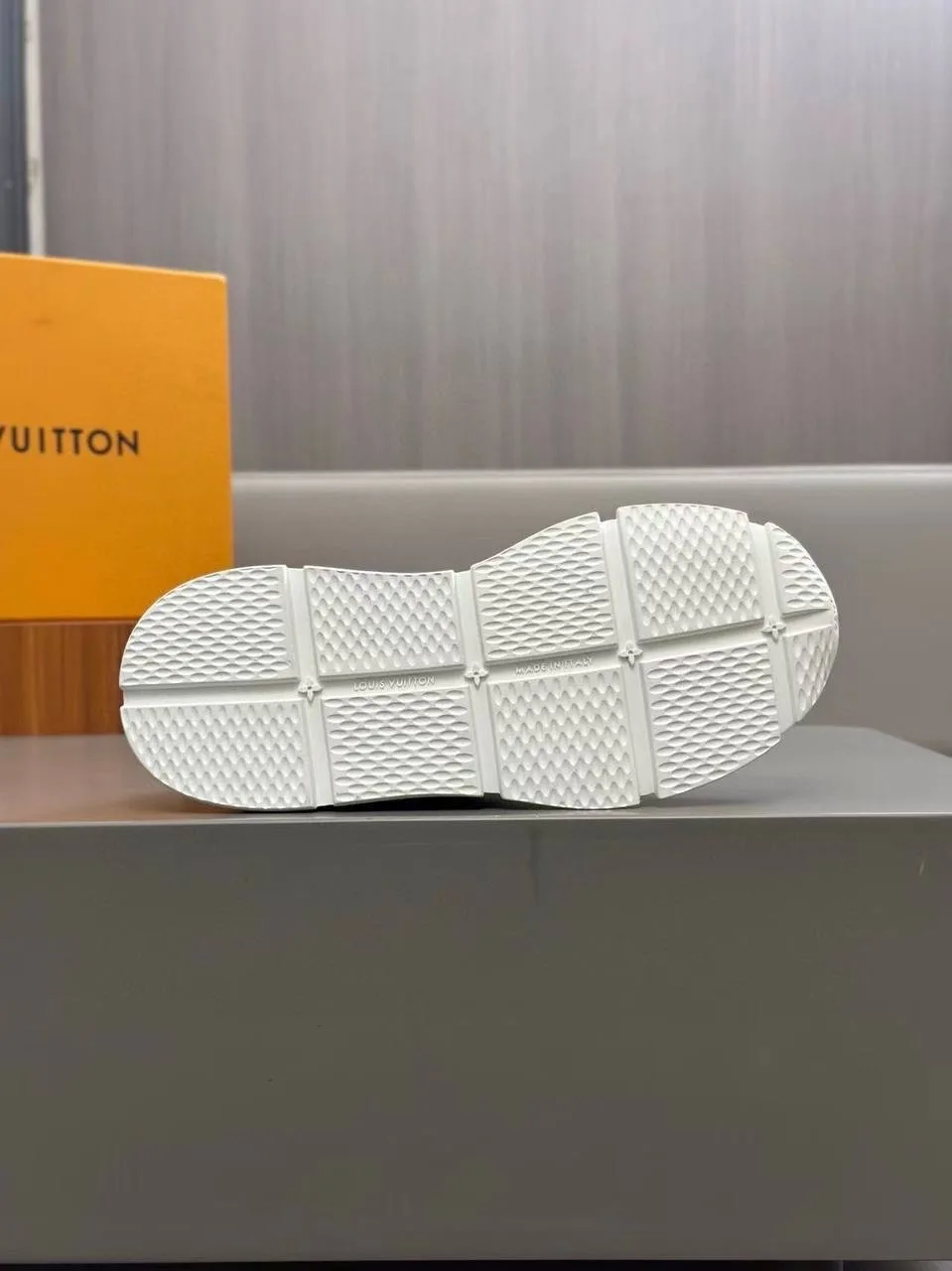 Louis Vuitton Classic кроссовки мужские кожаные — фото 2