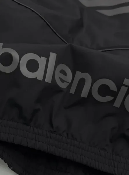 Мужская ветровка BALENCIAGA из прочной ткани Ripstop с матовым черным — фото 11