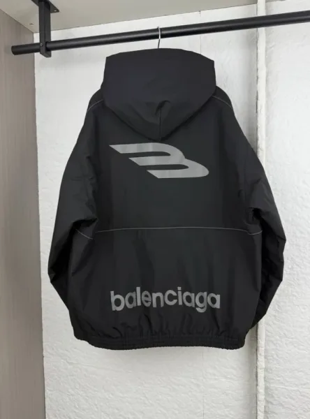 Мужская ветровка BALENCIAGA из прочной ткани Ripstop с матовым черным — фото 13