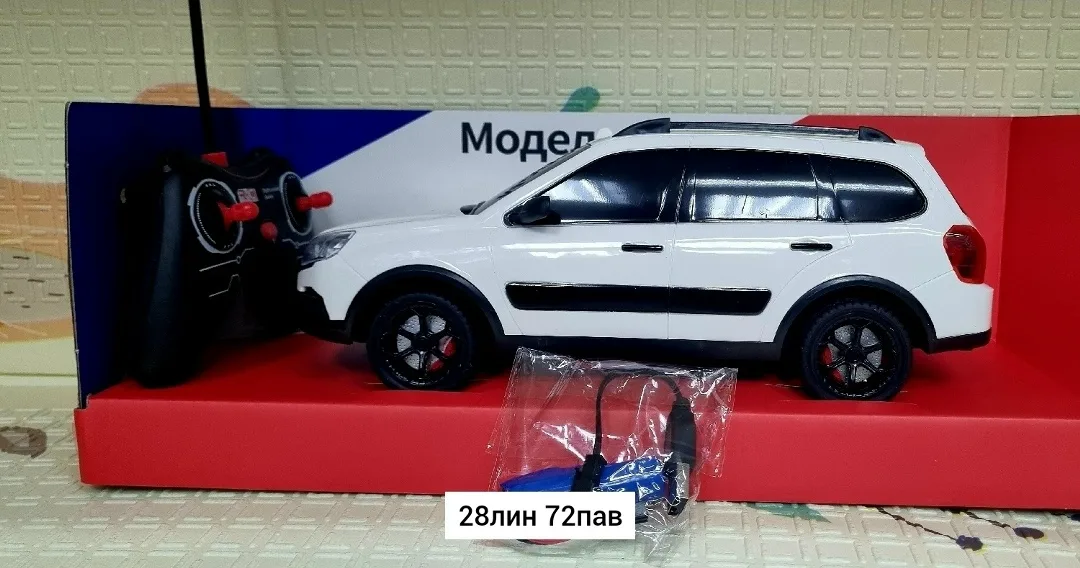 Машинка LADA VESTA в масштабе 1:12 с пультом управления и аккумулятором в комплекте — фото 3