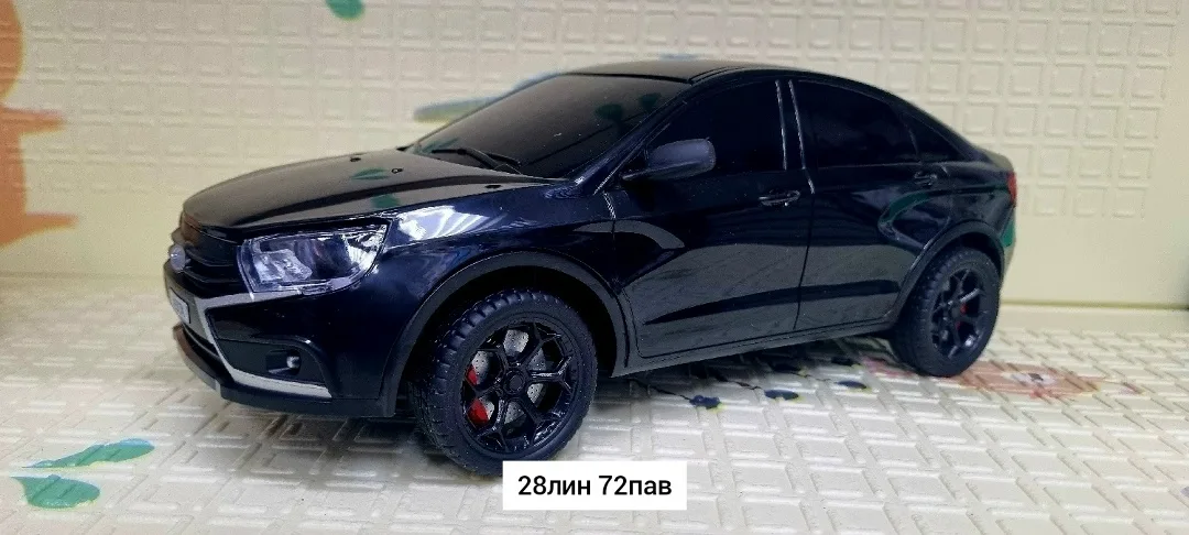 Машинка LADA VESTA в масштабе 1:12 с пультом управления и аккумулятором в комплекте — фото 7
