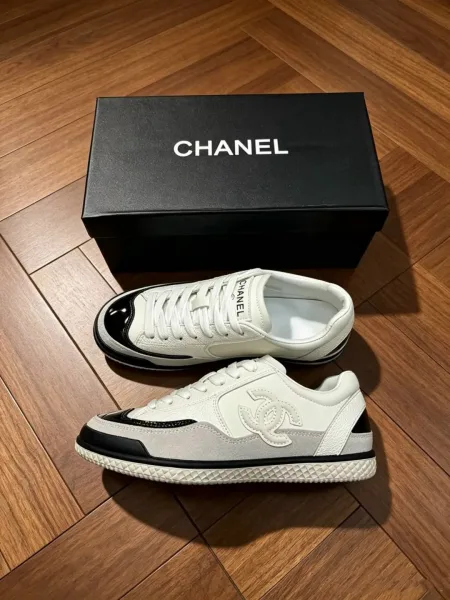 Женские кроссовки из замши — фото 4
