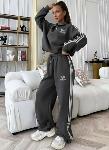 Костюм из трехнитки от бренда Adidas — фото 1