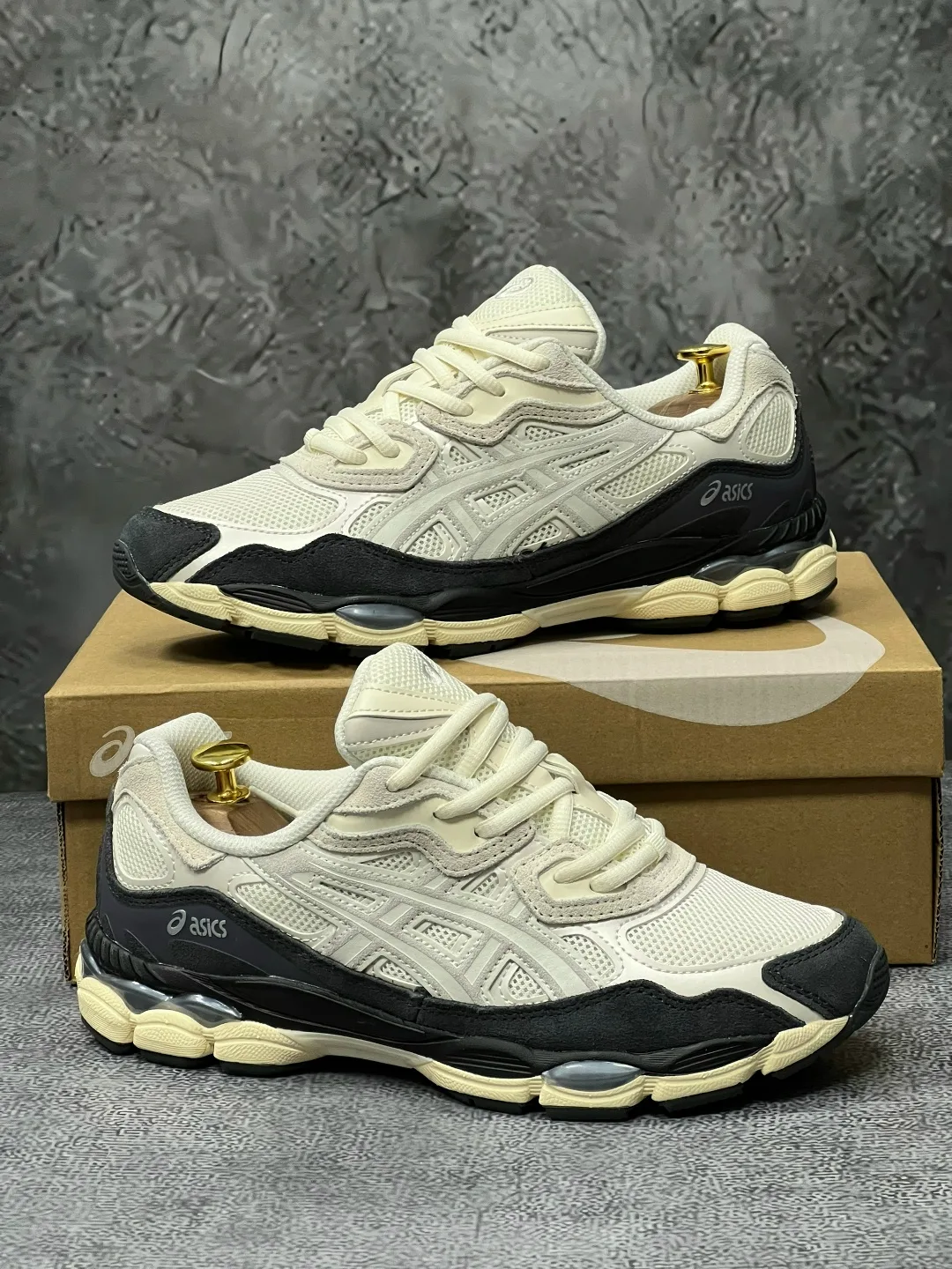 Кроссовки Asics, замша — фото 1