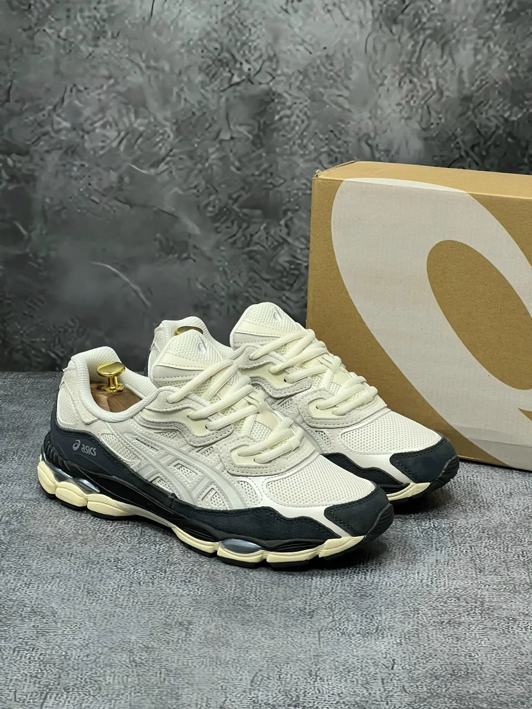 Кроссовки Asics, замша — фото 3