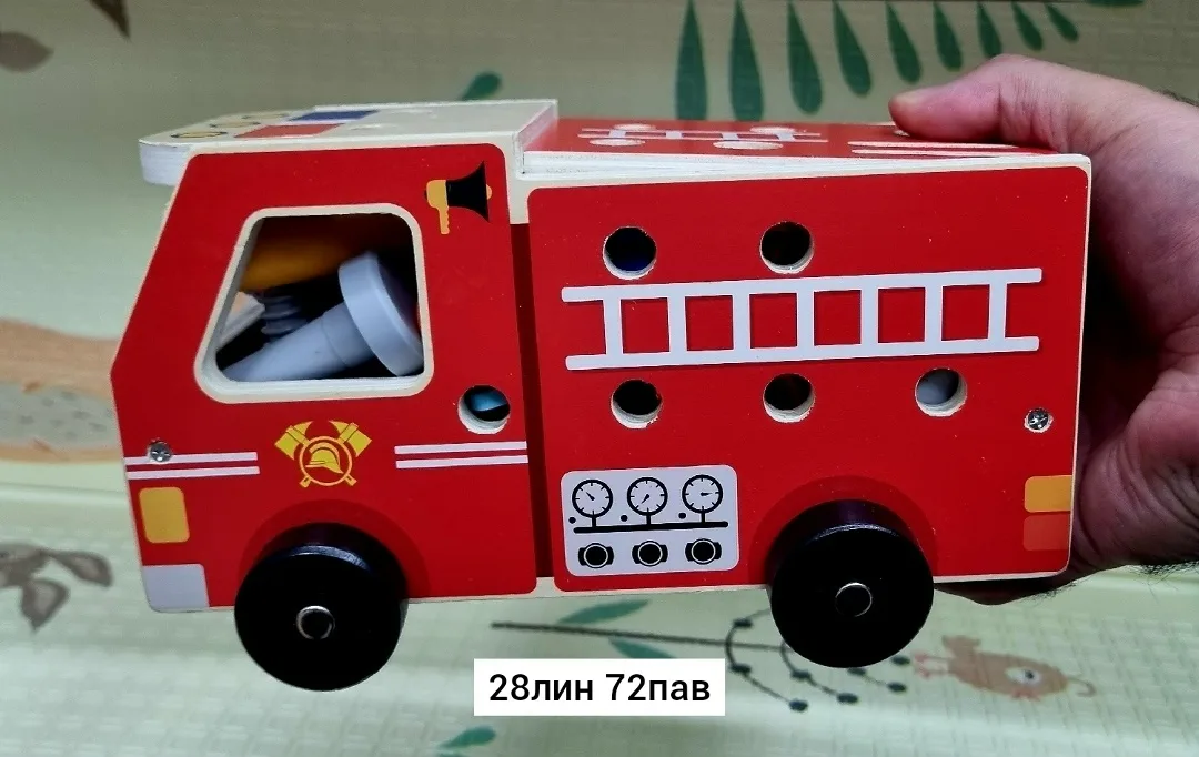 Игрушка пожарная машина из дерева — фото 4