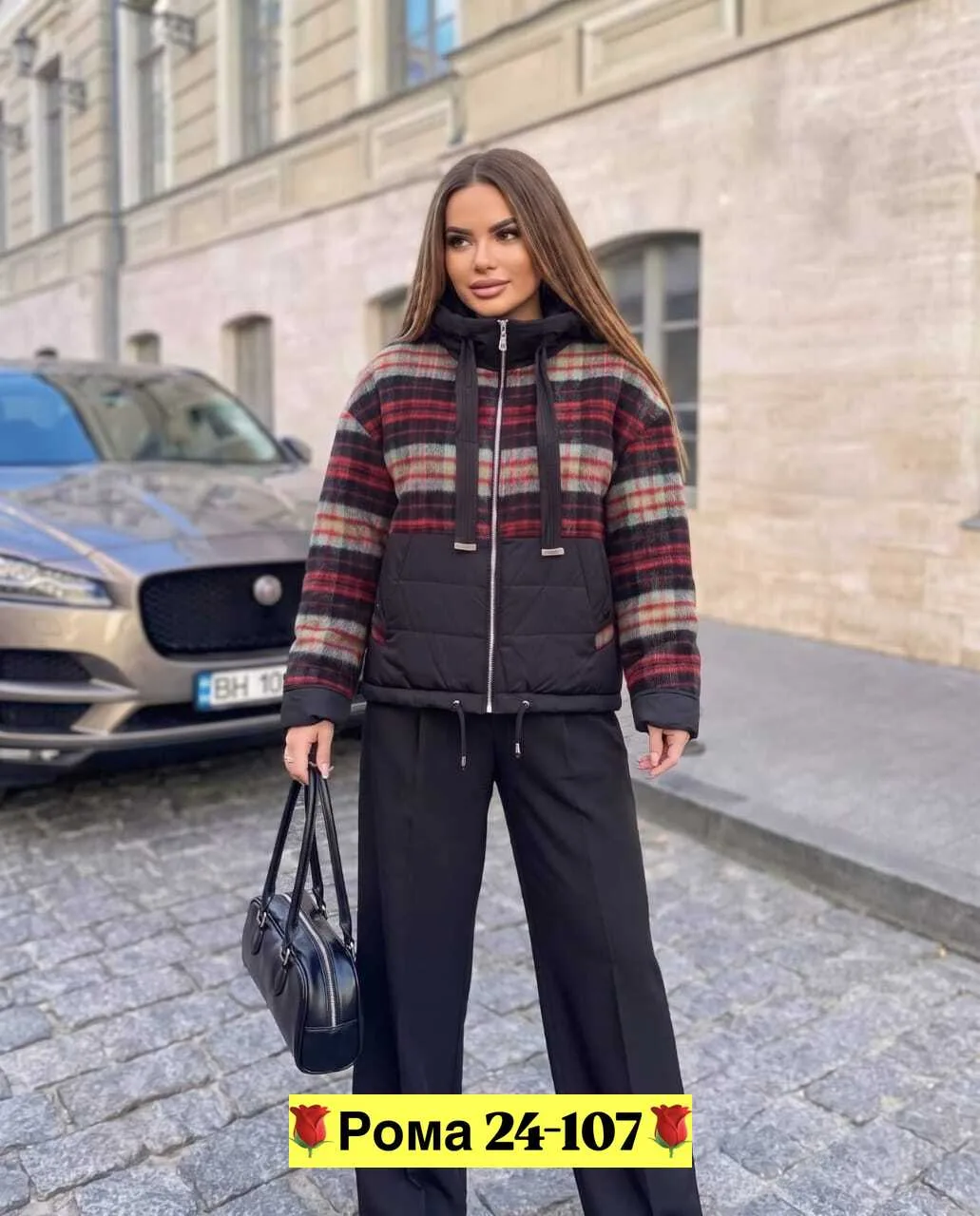 Женская демисезонная куртка из холлофайбера — фото 3