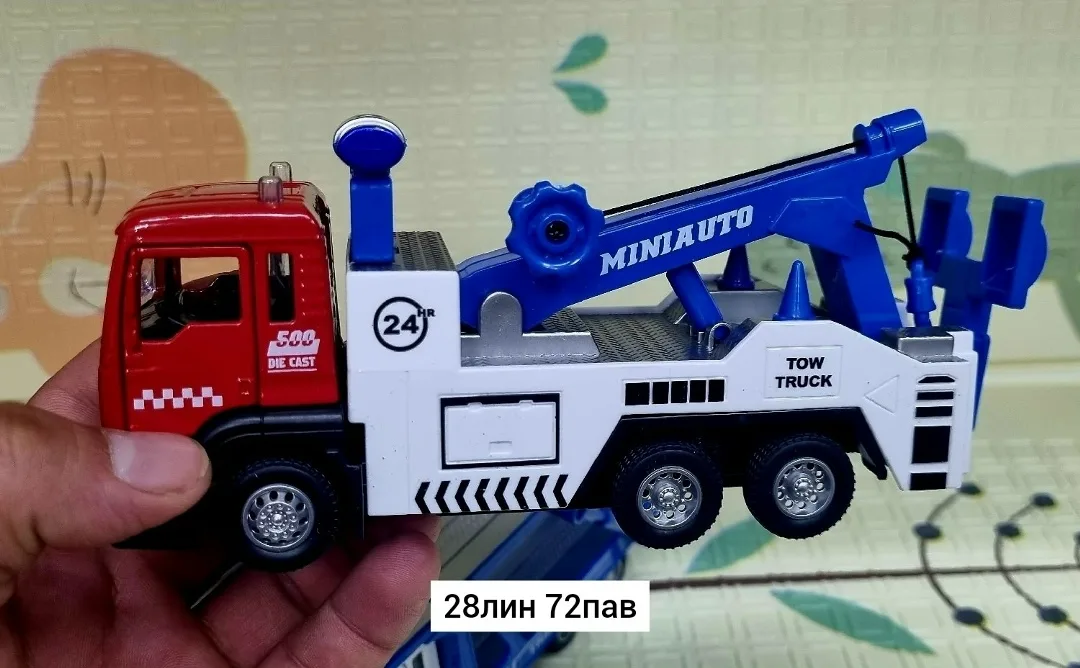 Металлический музыкальный и светящийся игрушечный грузовик и платформа для перевозки грузов с 2 литыми металлическими иг — фото 12