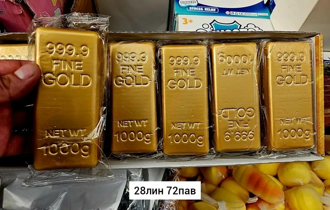 Фигурный антистресс-шоколад в виде большого золотого слитка — фото 1