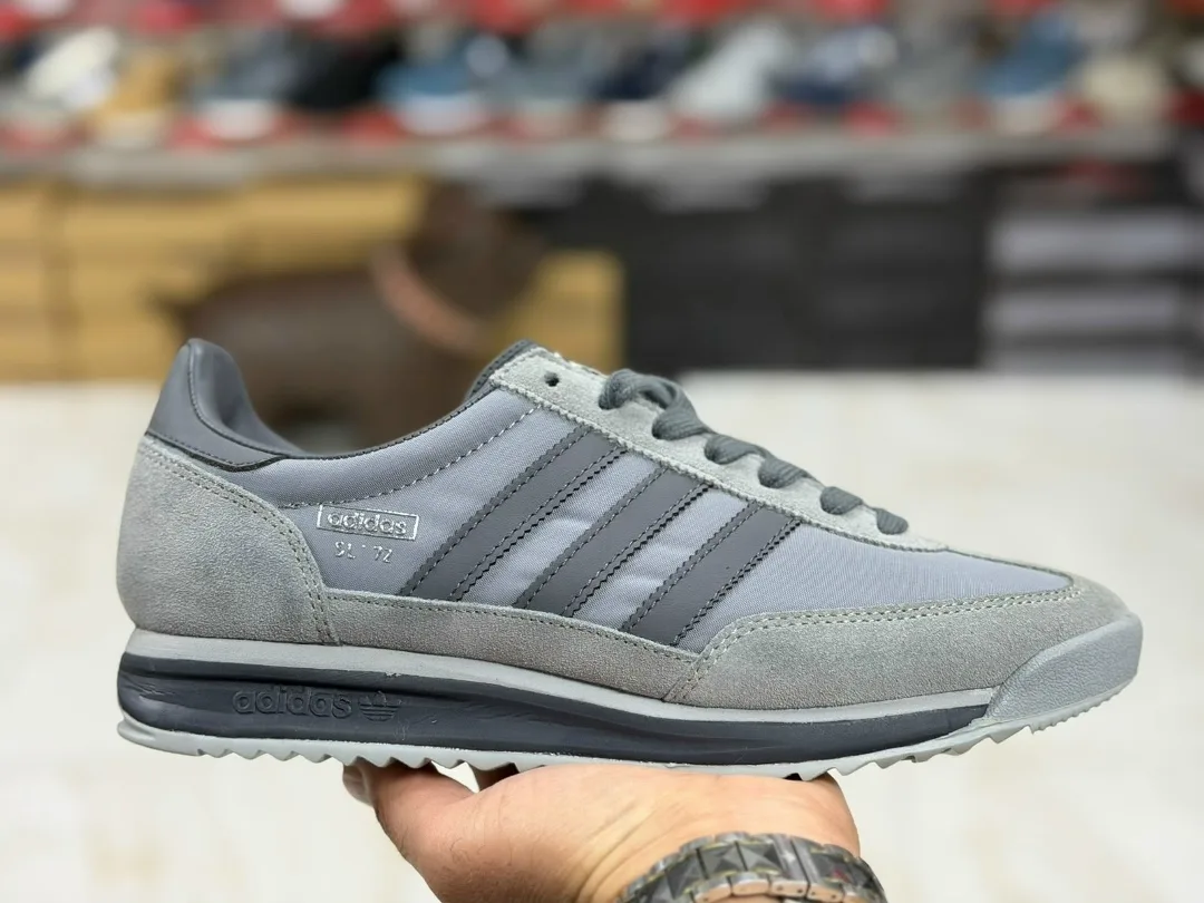 Adidas кроссовки — фото 3